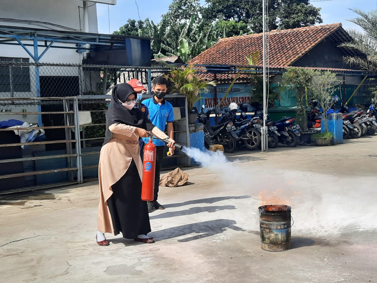 image Sosialisasi dan Simulasi Pemadam Kebakaran Di SIT DAUROH Curug Tangerang